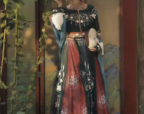 转卖耀春花瑶归原创汉服女坦领三件套半臂齐腰...