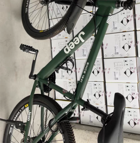 Jeep山地车，900买的，骑了不到十次，...