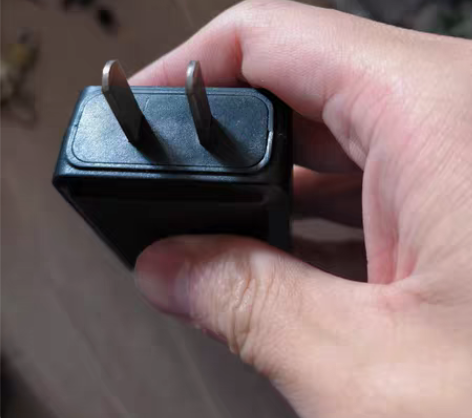 闲置充电头，5v 2.5a 感兴趣的话点“...