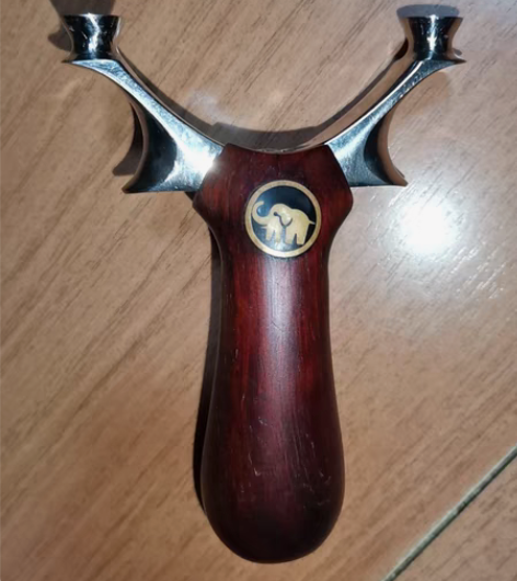 个人闲置二手弹弓。实木手柄，304不锈钢，...