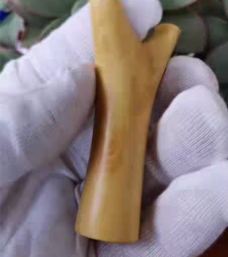 包邮全新 小叶黄杨原树杈弹弓 手把件： 弓...