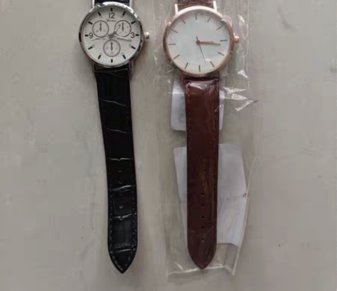 简约男式石英手表打包出售 实物如图，两只手...