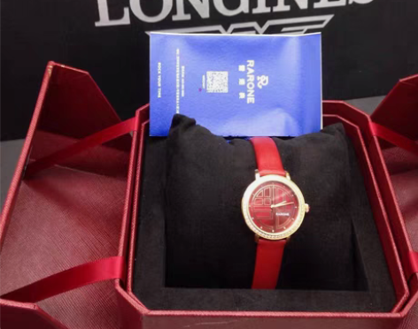 包邮雷诺表女士手表几乎全新，镶钻盘面2.8...