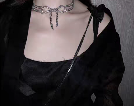 转卖CHICYOU 闪闪惹人爱银色钻石名媛...