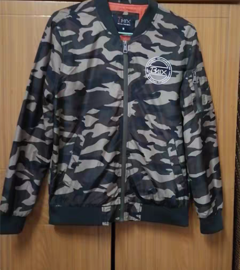 包邮闲置迷彩服M码，售出不退 感兴趣的话点...