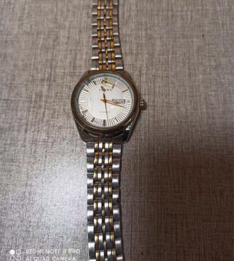 包邮飞亚达手表 品如图。表蒙子碎了和表针。...