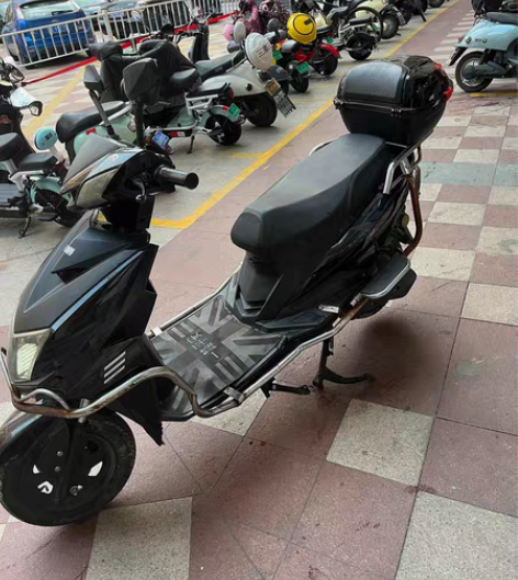 刚换电池电动车转出，因开店，家里两个电动车...