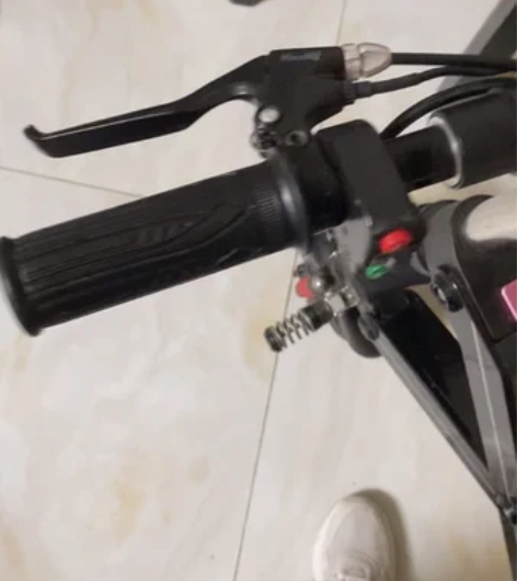 已出 留帖 一台好玩的小车车,正步折叠电动...