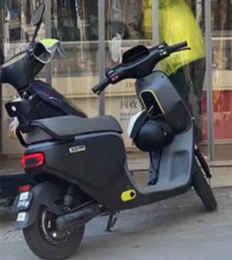 九号Bmax，磨砂黑，带价来问 感兴趣的话...