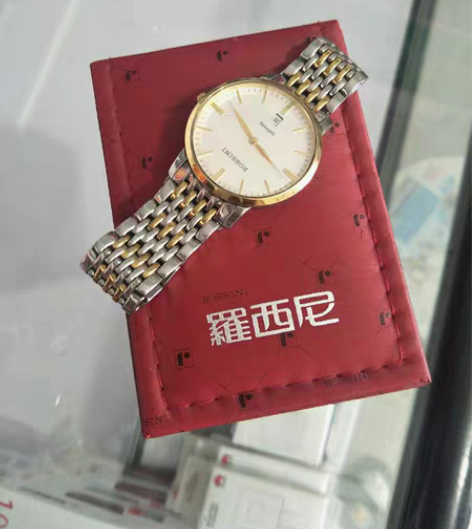 罗西尼手表 京东购买 包装齐全 手表9成新...