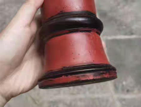 包邮晚清老笔筒，器形简约大方，用土漆着上红...