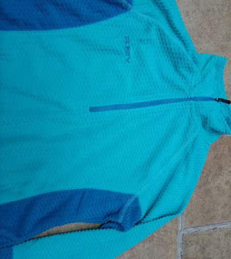 全新   抓绒  s 轻便运动上衣 浅蓝深...