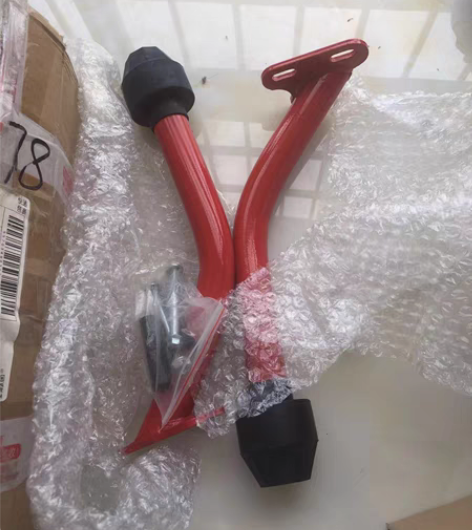 银钢大公仔，小喉子保险杠，后座扶手，便宜出...