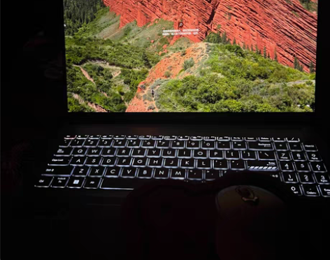 华硕无畏16pro 酷睿i5，没有任何改装...