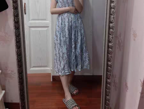 品牌连衣裙199买来的，  一次也没有穿过...