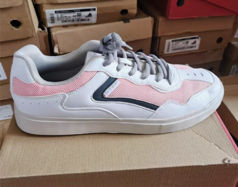 包邮全新，特步男板鞋43码，夏季透气休闲板...