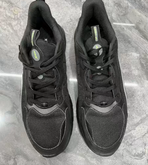 包邮特步 感兴趣的话点“我想要”和我私聊吧...