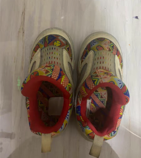 包邮儿童篮球鞋，乔丹专柜购入，26码，孩子...