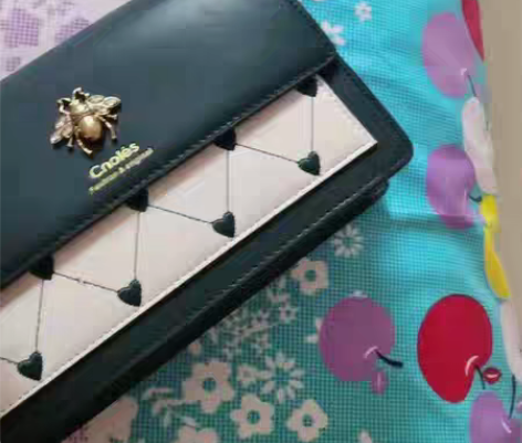 斜挎包，五金都好好的，皮没有磨掉，全新，喜...