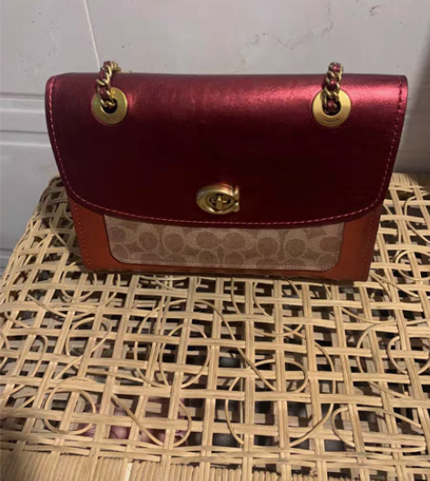 包邮全新，吊牌都在，刚刚收到，代购买的，保...