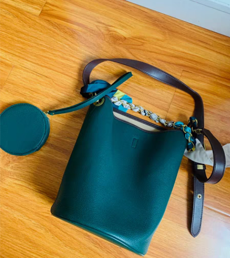 包邮真皮水桶包 我婆婆送我的 我太多闲置了...