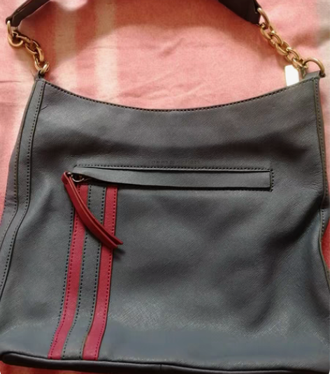 包邮女包新旧如图 感兴趣的话点“我想要”和...