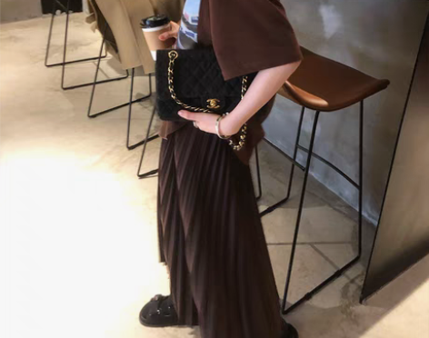 转卖女士T恤 很厚实 感兴趣的话点“我想要...