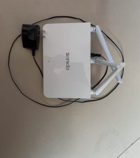 包邮无线路由器，低价处理。基本全新，用了一...