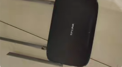 TP一L丨NK路由器一个，机器原装正常使用...