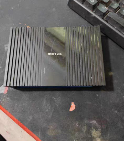 包邮TP普联8口千兆交换机分线器送电源。型...