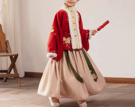 转卖【跨年狂欢】乌扣 女童拜年汉服冬装 非...