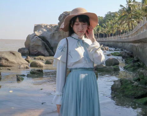 转卖全新带吊牌 徐娇 织羽集 汉元素服 梨...