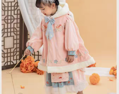 转卖高端原创女童汉服斗篷加绒加厚中款中国风...