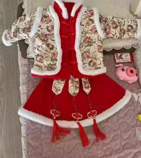 包邮新到一批2021新年服 全新女童加棉加...