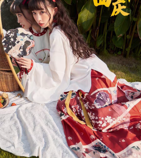 包邮【十三余 小豆蔻儿】[云梦月升] 绣花...