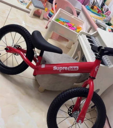 儿童平衡车，九五新，下楼也就两三次，孩子没...