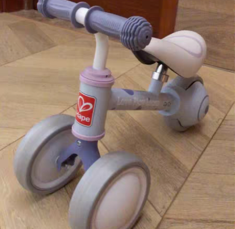 Hape平衡车，非常好看的香芋紫色，适合两...