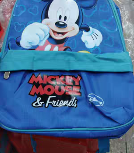 全新书包，实体店倒闭，便宜卖。 感兴趣的话...