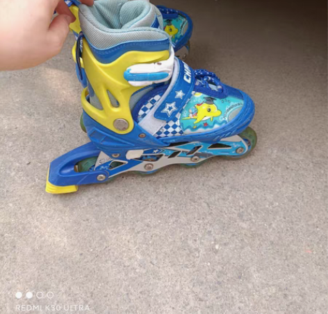 畅快溜冰鞋，直排轮滑旱冰鞋，闪光，s码，适...