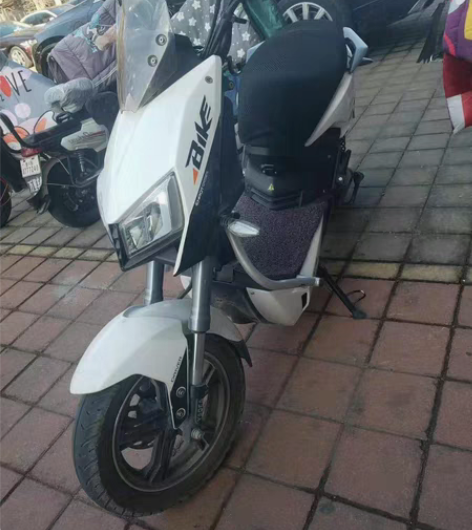 泰安本地美女一手车,上下班使用,新车价60...