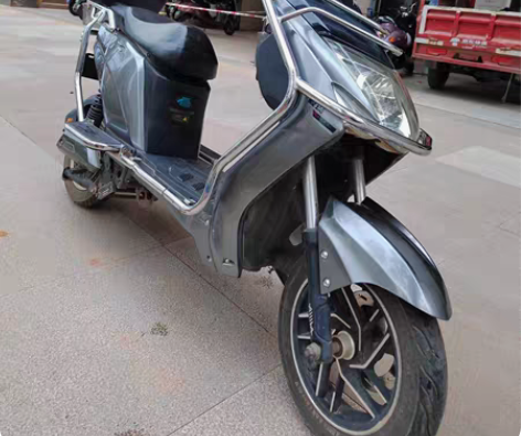 爱玛锂电池电动车，中国名牌，可以跑60到7...