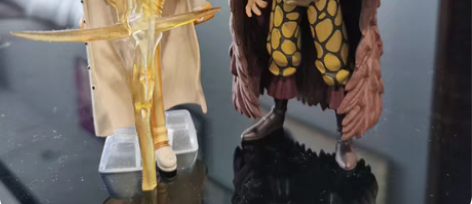 包邮出售海贼王正版小手办黄袁+基德，无盒，...