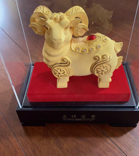 包邮绒沙金艺术品，全新，带亚克力罩，有盒，...