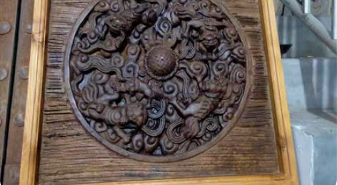 精美砖雕一块 造型漂亮，做工精细，品相如图...