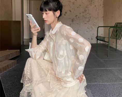 转卖梅子熟了 衬衫 只穿过一两次 一直都没...