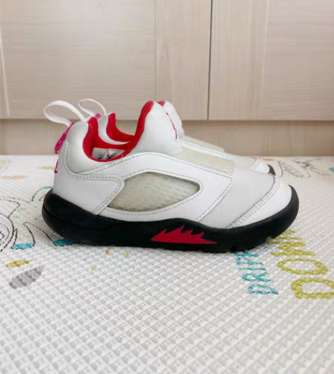 转卖耐克Jordan AJ5男童女童儿童一...