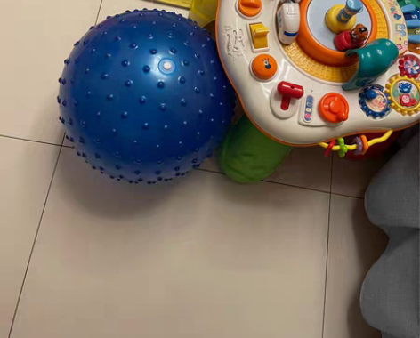 蓝色、黄色球10元一个 感兴趣的话点“我想...