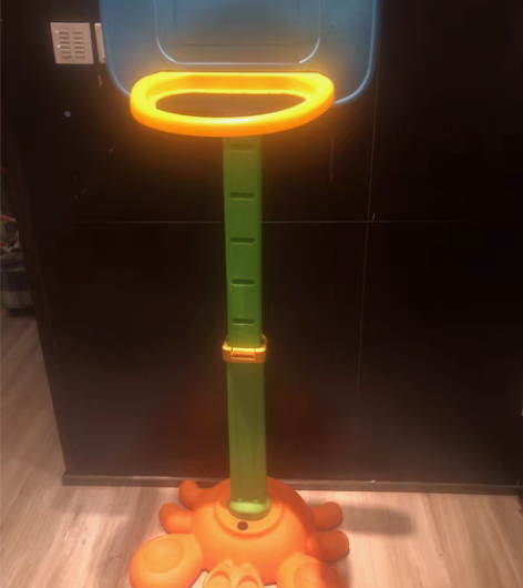 可调节宝宝篮球架，最高1.6m，高度可以调...