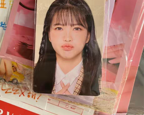 出 red velvet 2023 台历单...