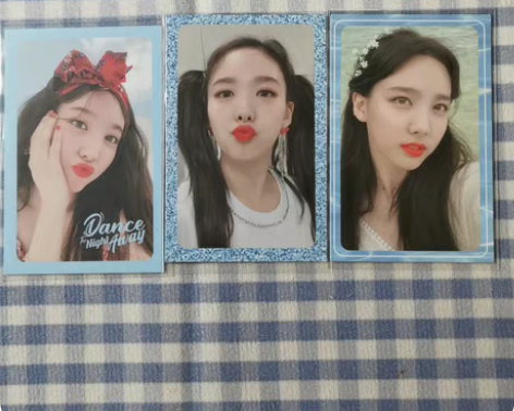 包邮［aespa圣粉色圣诞随机卡］未拆在途...